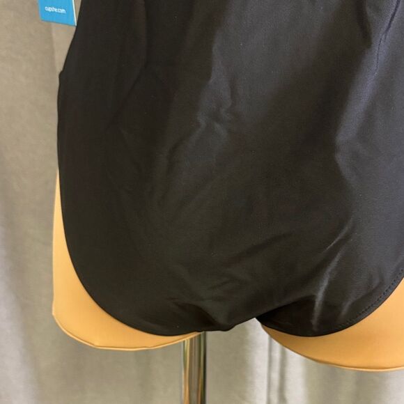 CUPSHE Black and White One-Piece Swimsuit - Picture 8 of 11